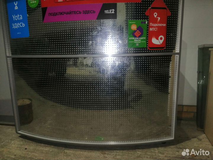 Витрины, столы, рецепшен