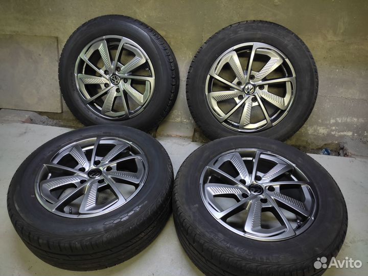 Летние Touareg R18