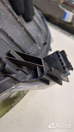 Фара (передняя) Peugeot 208, 2013