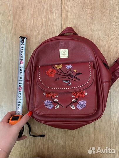 Рюкзак женский красный с рисунком