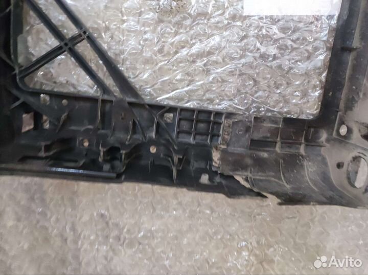 Передняя панель (телевизор) skoda rapid