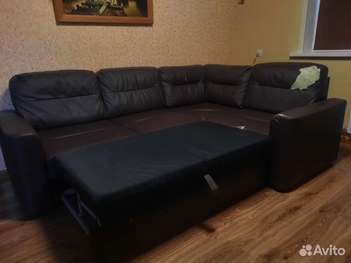 Кожаный угловой диван бу