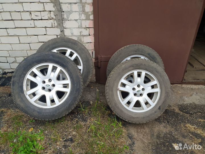 R17 Bridgestone Blizzak DM-Z3 235/65, PCD 5x108 DIA 63.4