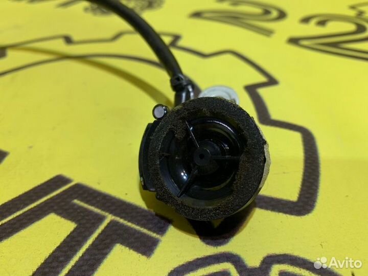 Динамик высокочастотный передний правый Toyota Ist