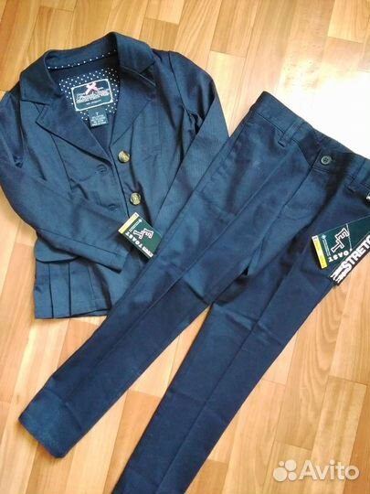 Школьный костюм и блузки на девочку рост 116-122