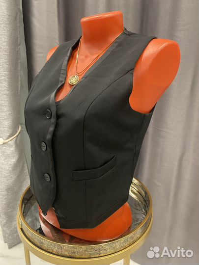 Жилетка женская 44