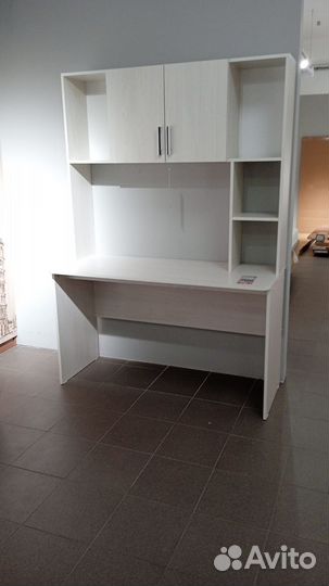 Стол компьютерный новый