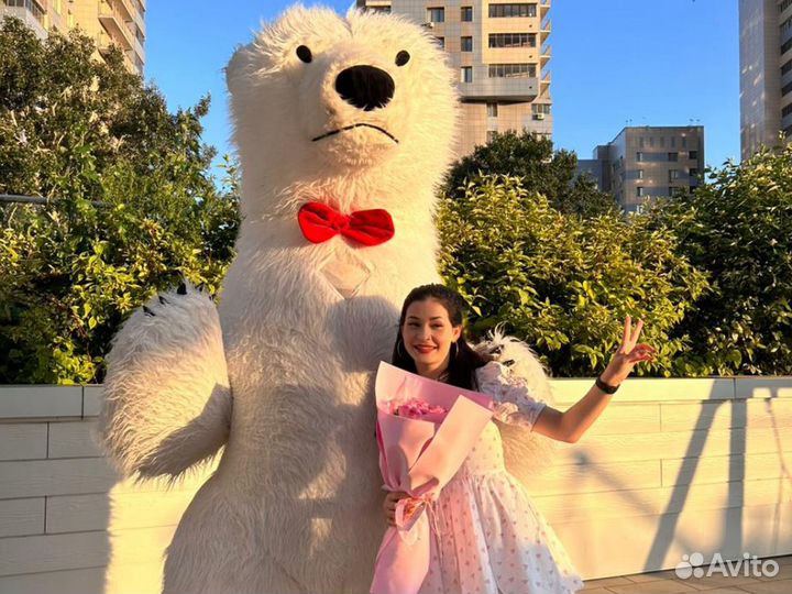 Белый мишка на день рождения