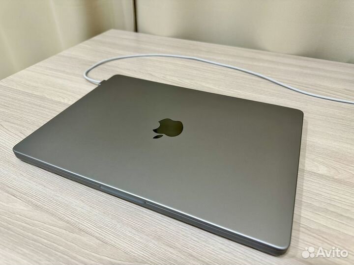 Apple MacBook Pro 14 M2 pro 2023 16/512