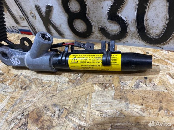 Преднатяжитель ремня безопасности правый Bmw X5