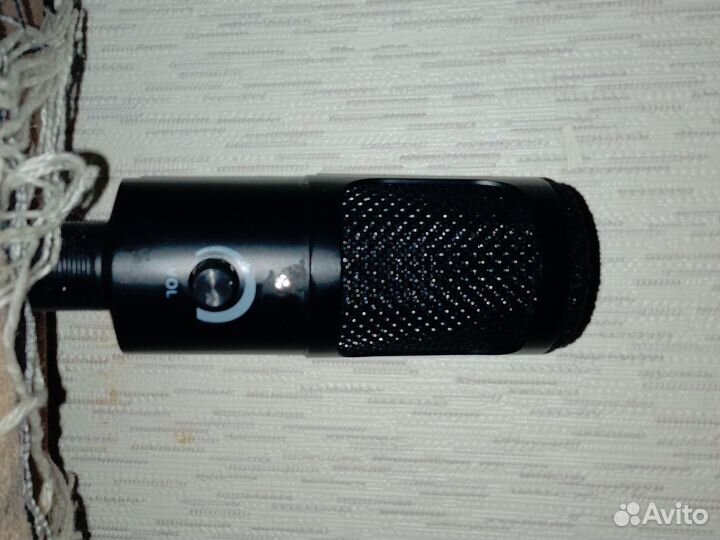 Студийный микрофон