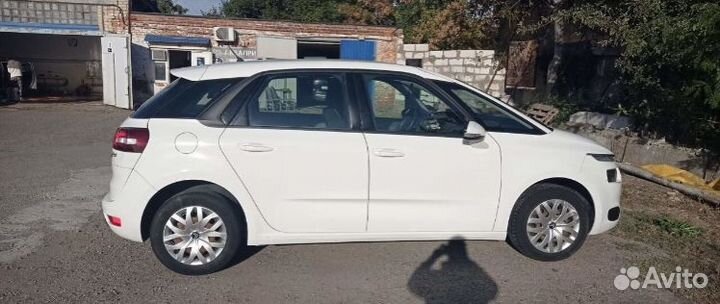 В разборе Citroen C4 picasso 2014 года