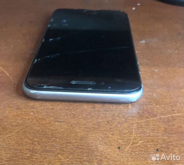 Телефон iPhone 6s