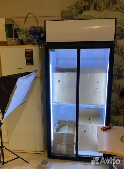 Двухдверный холодильный шкаф купе, холод.витрина