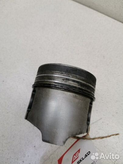 Поршень Mazda Bongo SE28M RF