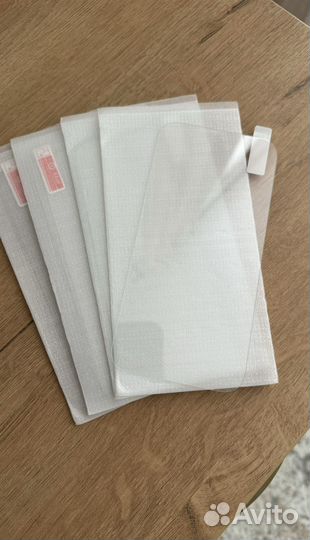 Стекло защитное на iPhone 14 pro