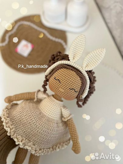 Вязаная кукла ручной работы