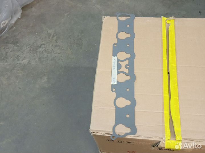 Прокладка впускного коллектора W124 A1031411180