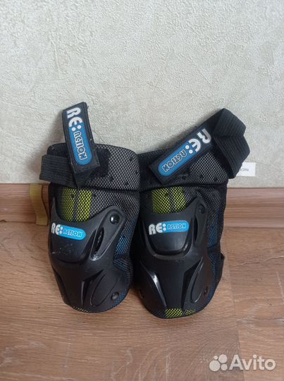 Роликовые коньки