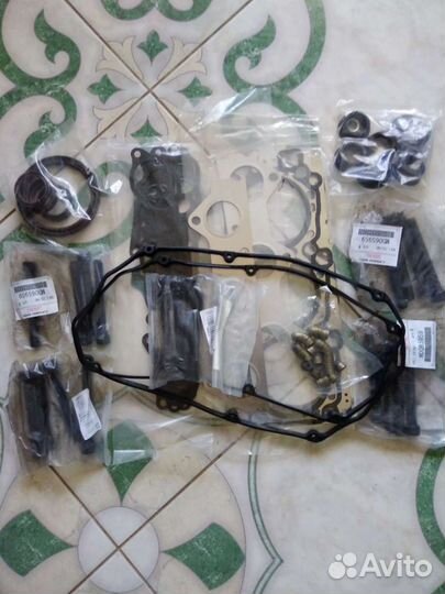 Продам набор прокладок Паджеро спорт