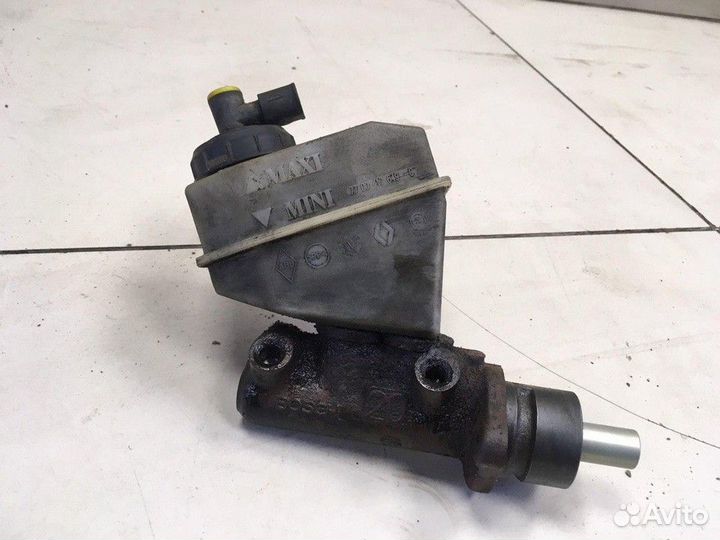 Главный тормозной цилиндр Renault Clio