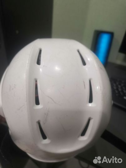 Хоккейный шлем