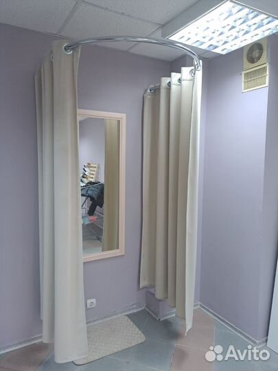 Примерочная с зеркалом