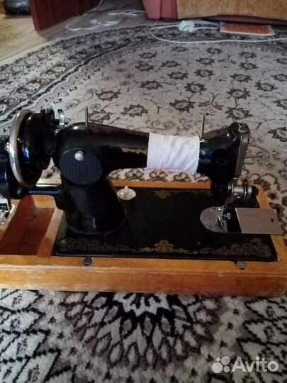 Швейная машина