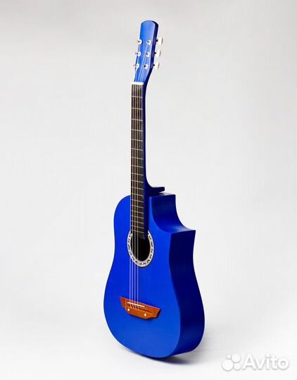 Акустическая гитара с вырезом