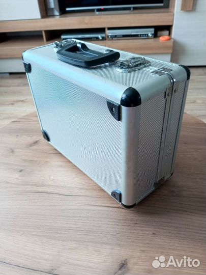 Алюминиевый ящик