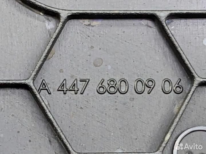 Накладка передней стойки W447 V-class 622.851 2