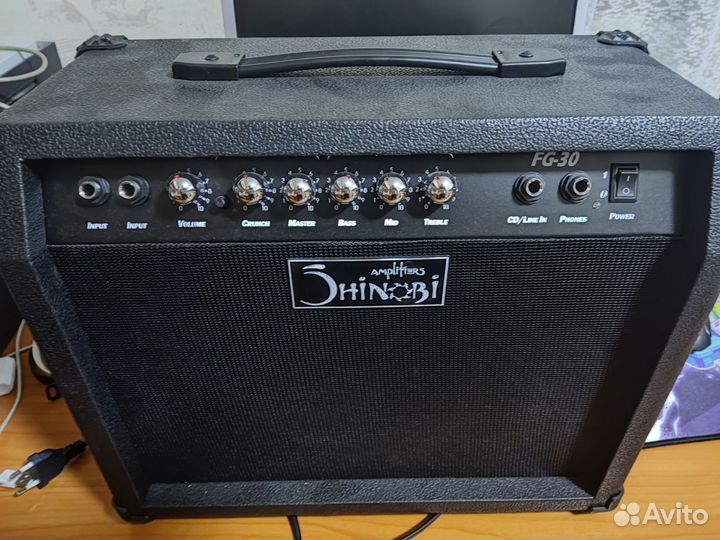 Гитарный комбоусилитель