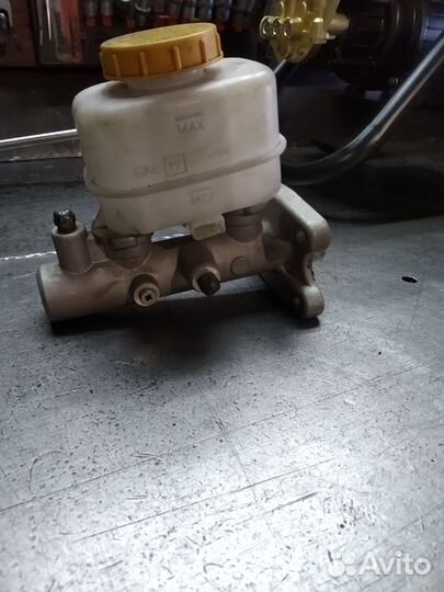 Главный тормозной цилиндр Ниссан patrol 61