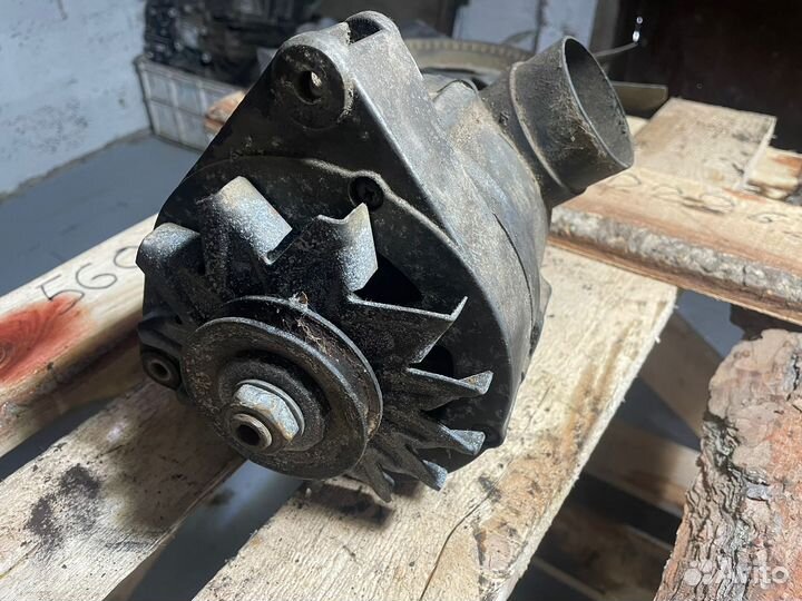 BMW E34 M20B20 Генератор