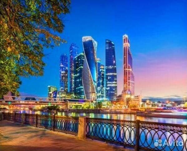 Картина по номерам 40x50 Набережная с видом на выс