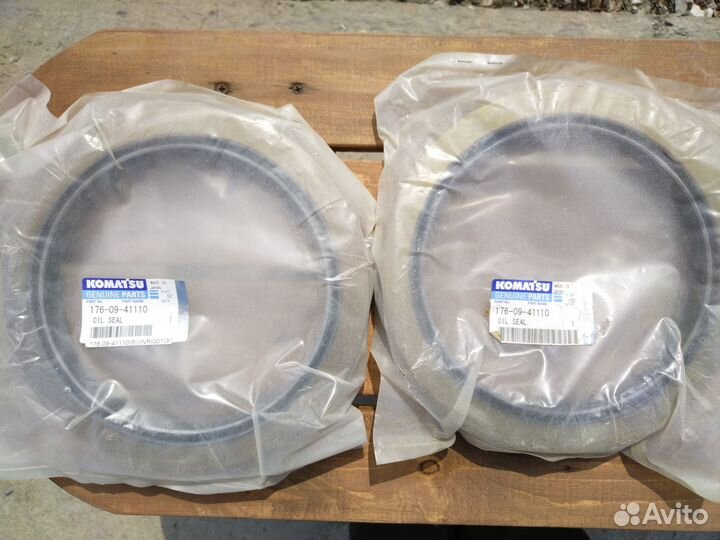 Сальник komatsu D155C, D355C
