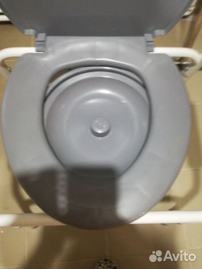 Санитарный стул туалет