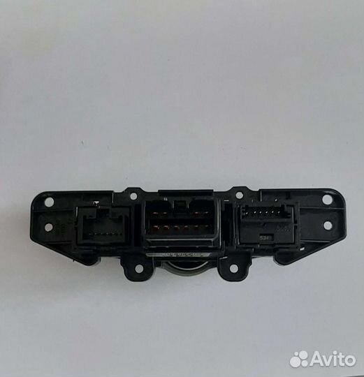 Hyundai Solaris кнопка аварийки