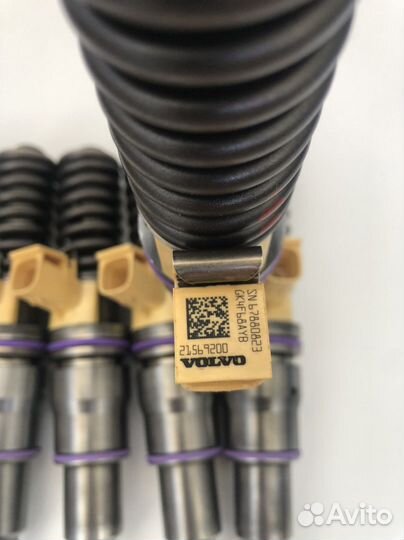 Насос форсунки volvo d13c 21569200