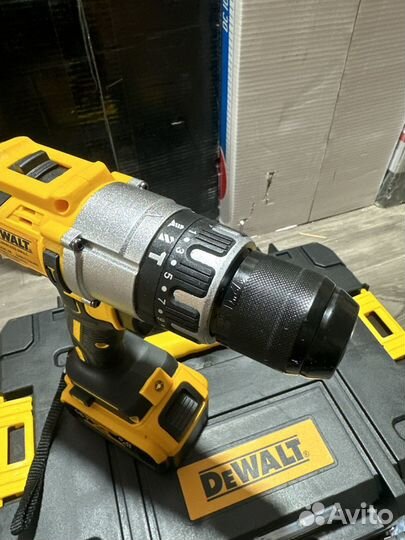 Набор аккумуляторных инструментов DeWalt 2 в 1