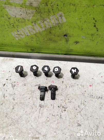 Болт маховика Рено Логан