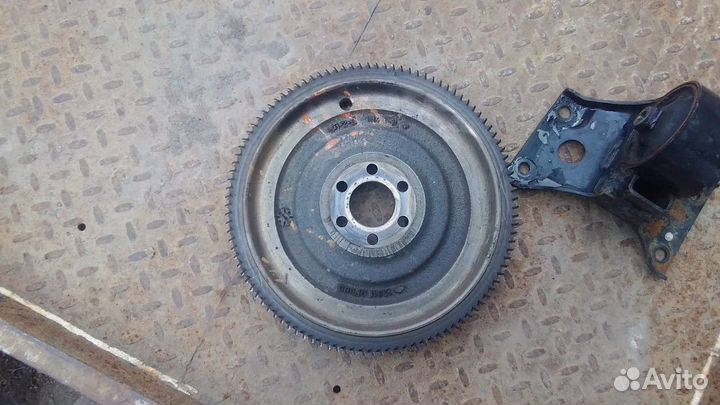 Маховик Nissan Primera P12 1.6