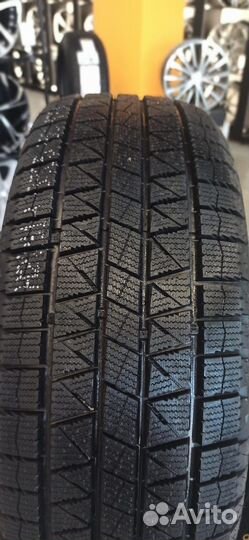 Royal Black Royal Ice 175/65 R14 82S