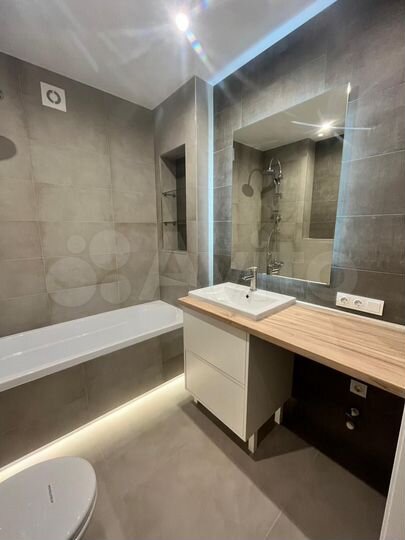 2-к. квартира, 64 м², 9/14 эт.