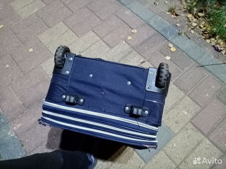 Чемодан сине-красный