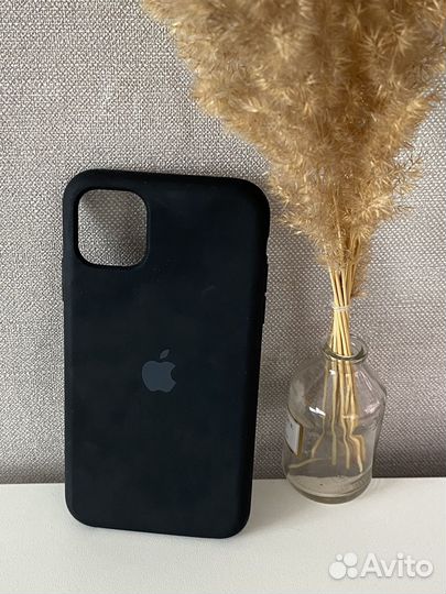 Чехлы для iPhone 11