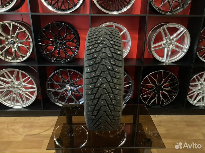 Hankook Winter I'Pike RS2 W429 215/55 R17 98T