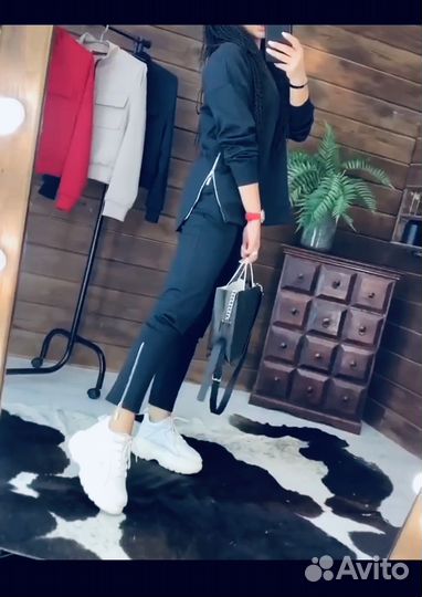 Спортивный костюм женский