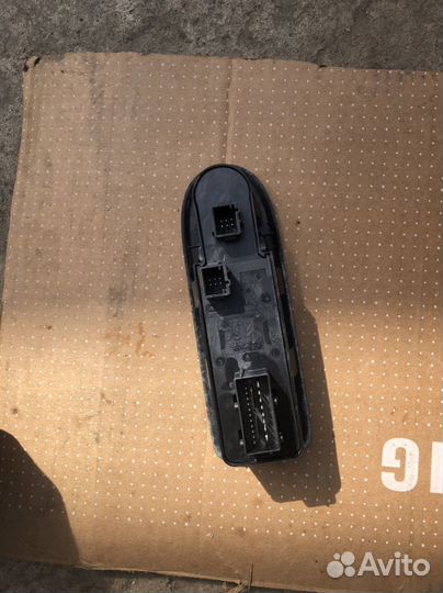 Блок управления стеклоподъемниками Peugeot 308
