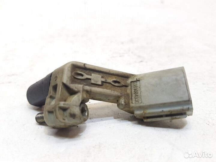 Датчик положения коленвала Seat Ibiza cggb 2011